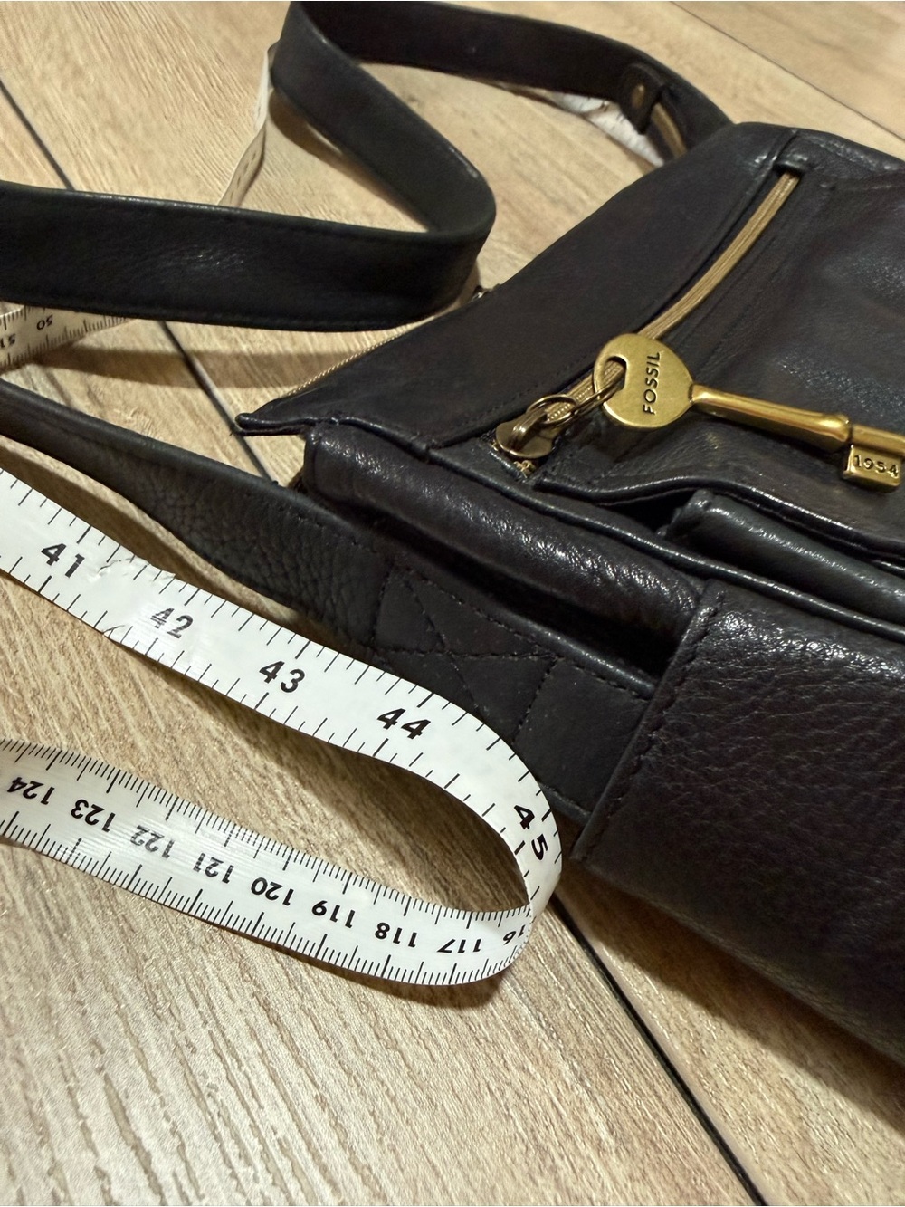 Vintage 1954 Black Fossil Pebbled Leather Crossbody Bag 75082 Key Charm - Picture 16 of 16